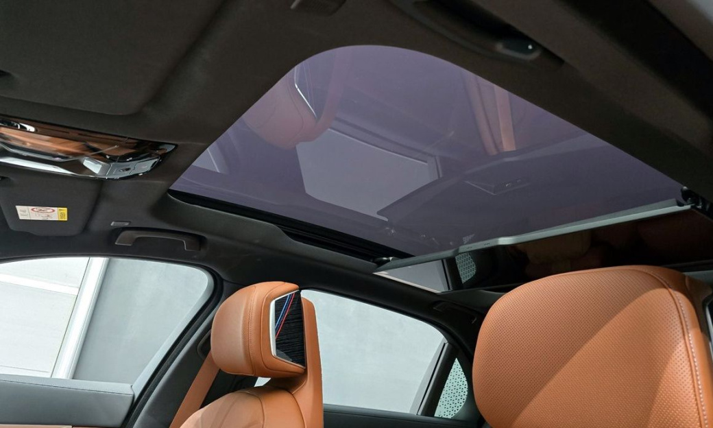 BMW 7-Series 740i xDrive M Sport, 2025