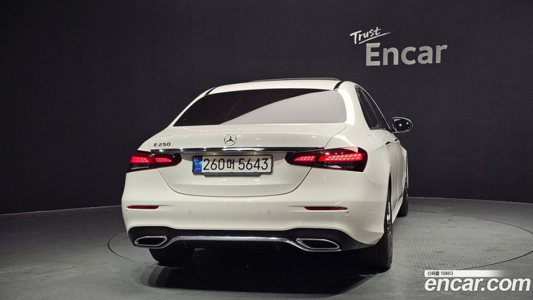 Mercedes-Benz E-Class E250 AMG Line, 2023