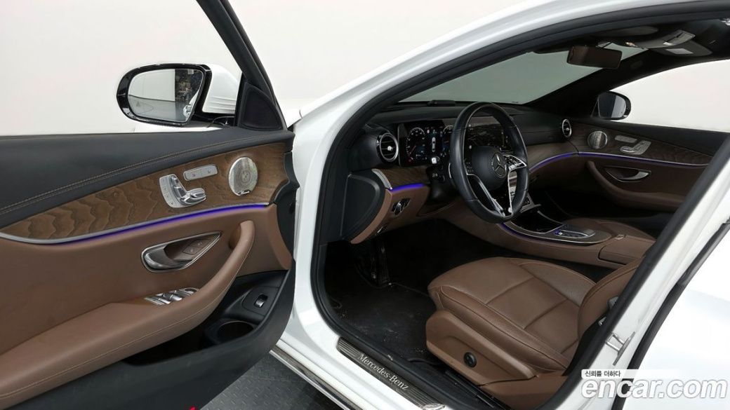 Mercedes-Benz E-Class E220d 4MATIC Exclusive, 2022