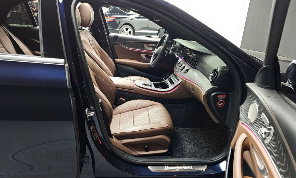 Mercedes-Benz E-Class E350 4MATIC Avantgarde, 2022