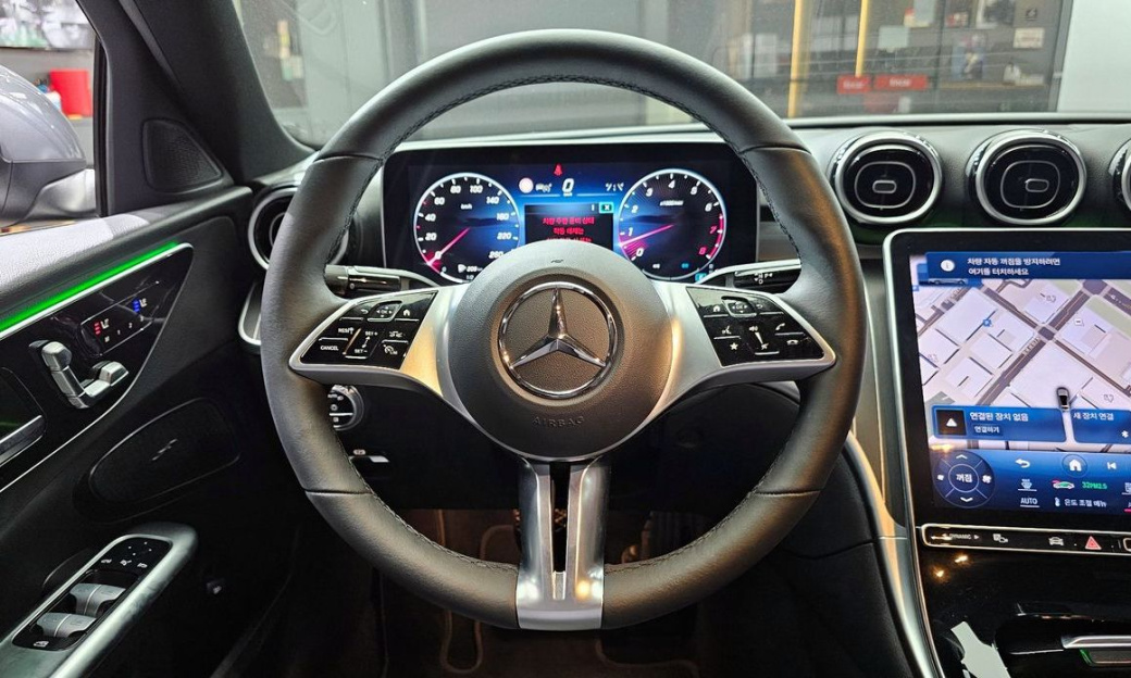 Mercedes-Benz C-Class C300 4MATIC Avantgarde, 2024