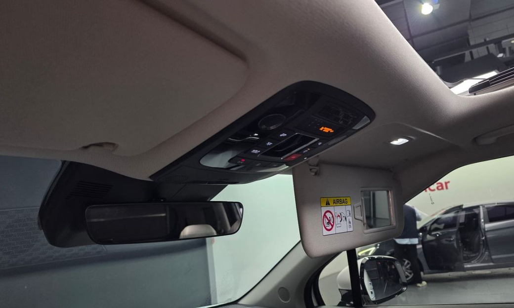 Kia Carnival 9-Seater Signature, 2024