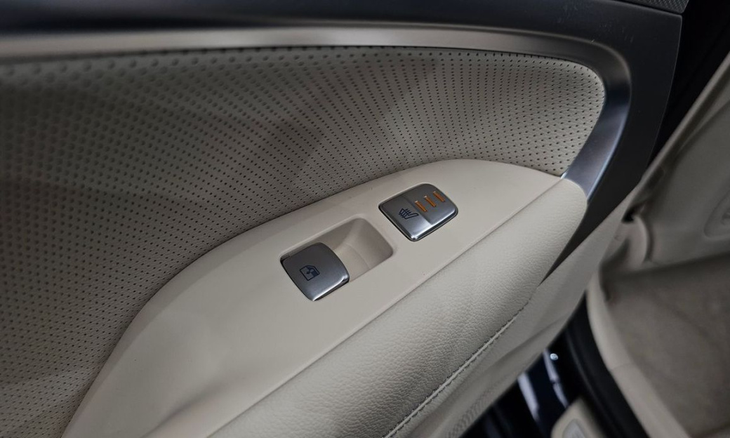 Genesis G70 Gasoline 2.5T 4WD, 2025
