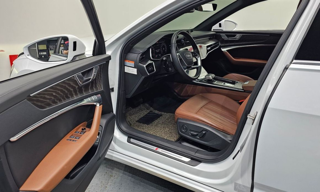 Audi A6 45 TFSI Quattro Premium, 2023