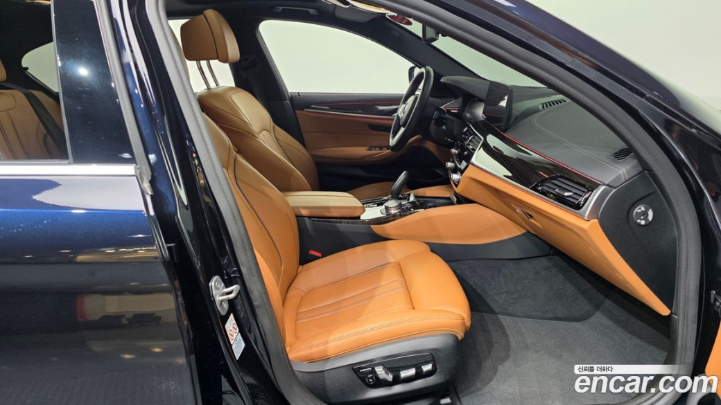 BMW 5-Series 520i M Sport, 2022