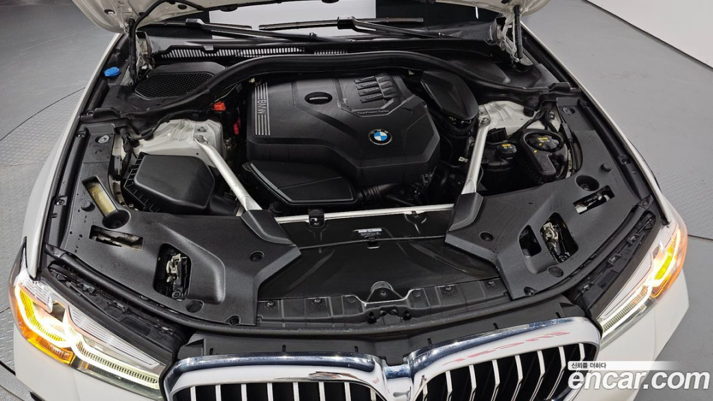 BMW 5-Series 520i M Sport, 2022