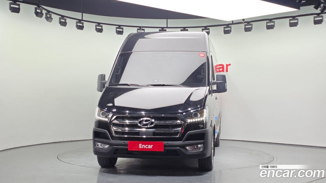 Hyundai Solati 15-seater, 2025