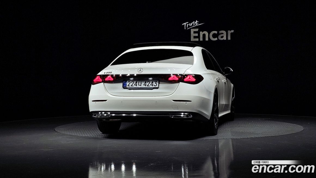 Mercedes-Benz E-Class E200 Avantgarde, 2025