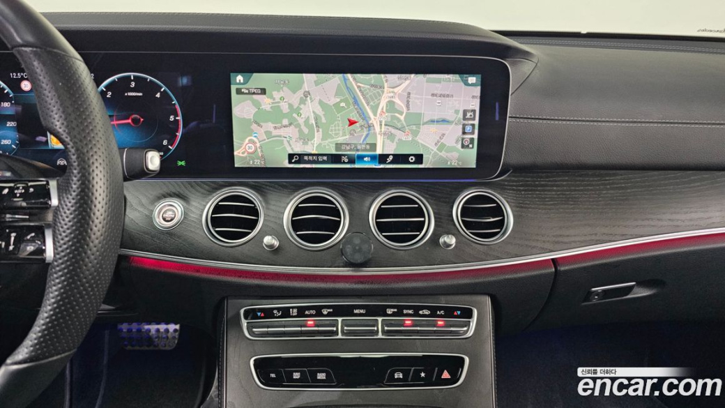Mercedes-Benz E-Class E220d 4MATIC AMG Line, 2022