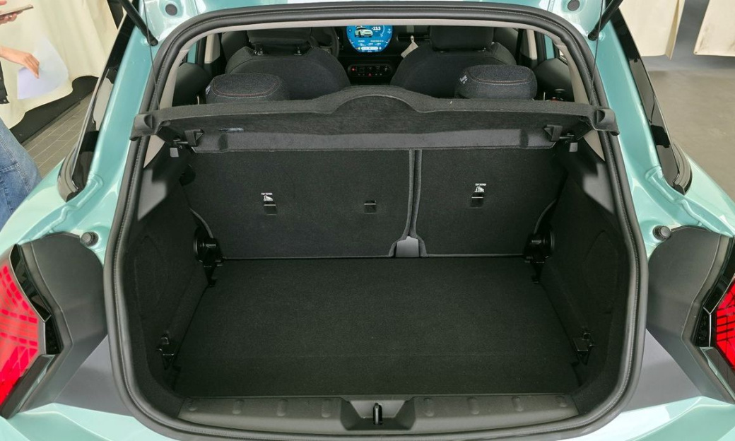 Mini Cooper 5Door Essential, 2025