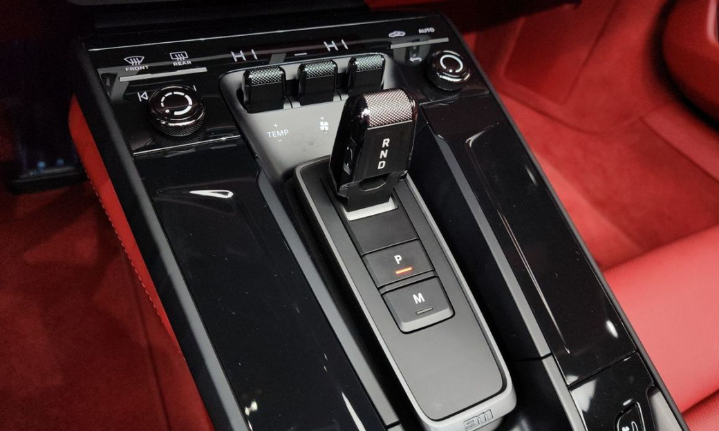 Porsche 911 Carrera GTS Cabriolet, 2025
