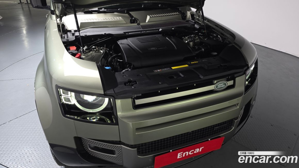Land Rover Defender 110 P300 X-Dynamic SE, 2023