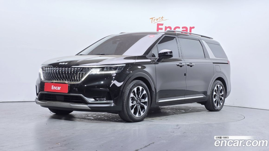 Kia Carnival 9-Seater Signature, 2023