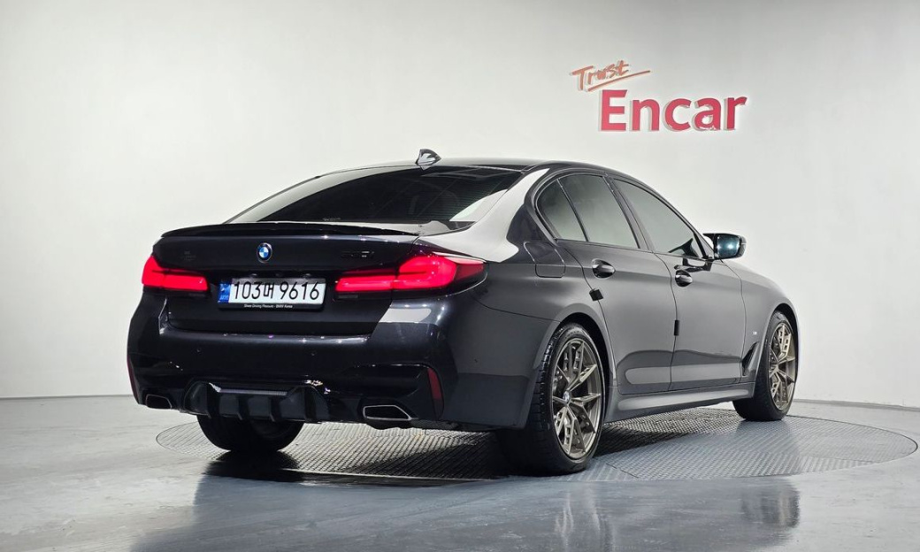 BMW 5-Series 530i M Sport Package, 2023