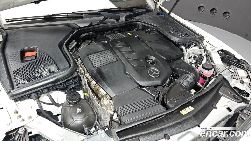 Mercedes-Benz E-Class E300d 4MATIC Coupe, 2022