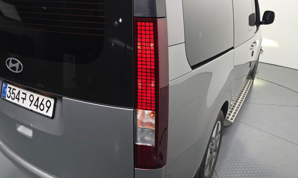 Hyundai Staria Tourer 9-Seater, 2025