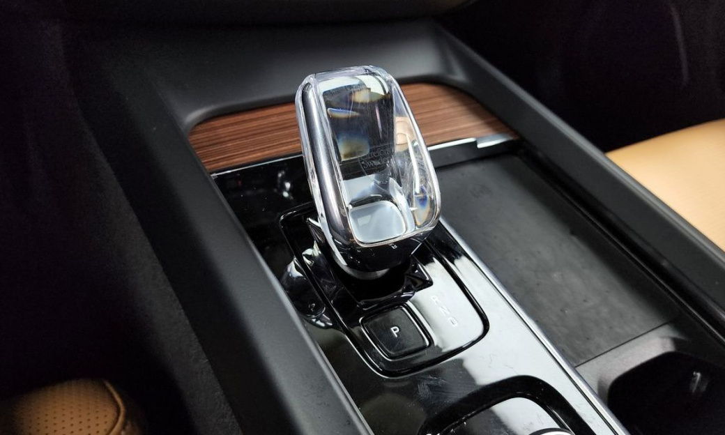 Volvo XC60 B5 Ultimate Bright, 2024