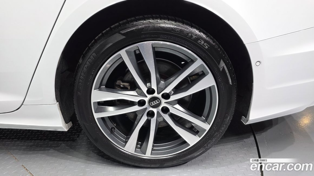 Audi A6 45 TFSI Quattro Premium, 2022