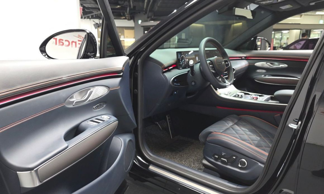 Genesis GV70 2.5T Gasoline AWD, 2025
