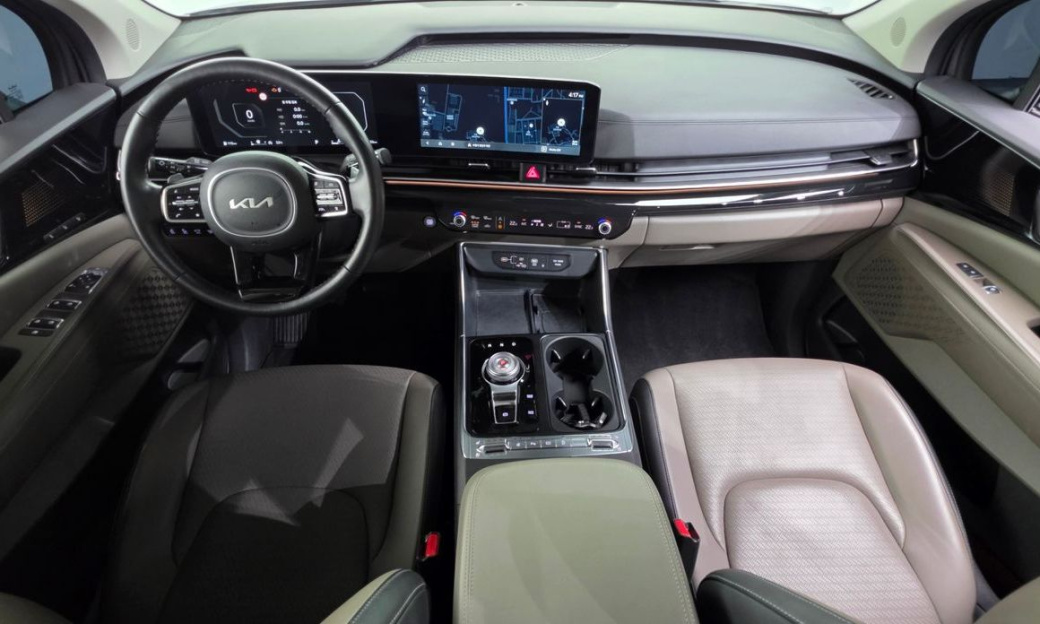 Kia Carnival 7-Seater Signature, 2024