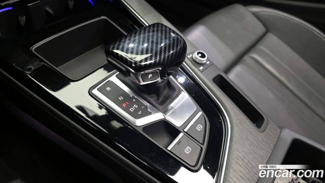 Audi A4 40 TFSI Premium, 2023