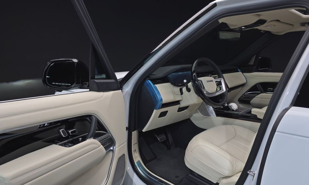 Land Rover Range Rover D350 Autobiography Long Wheel Base, 2025