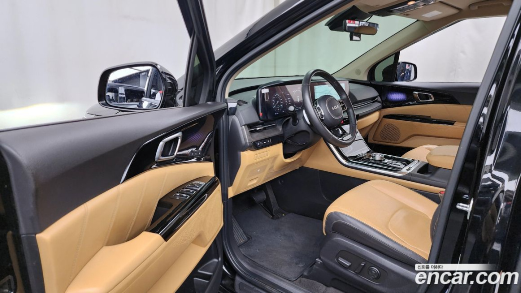 Kia Carnival 9-Seater Signature, 2023