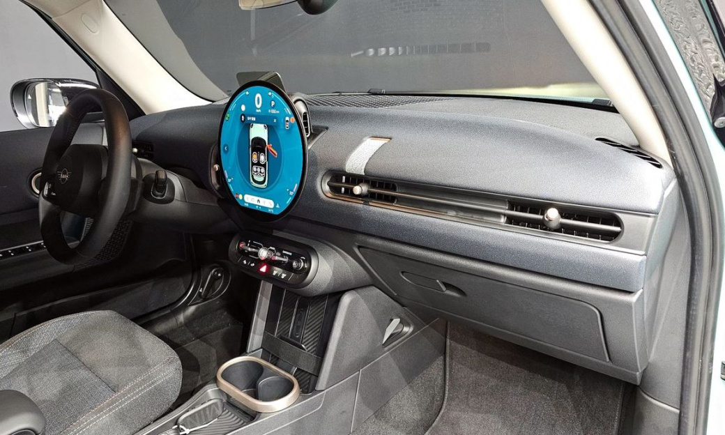 Mini Cooper 5Door Essential, 2025