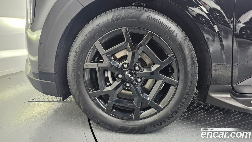 Kia Carnival 7-Seater Gravity, 2024
