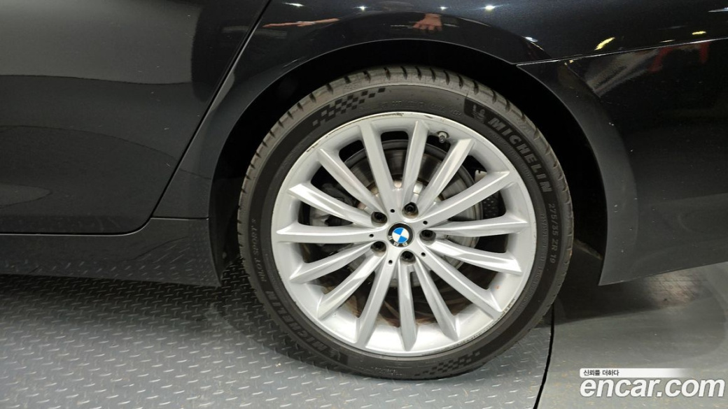 BMW 5-Series 530i xDrive Luxury, 2023