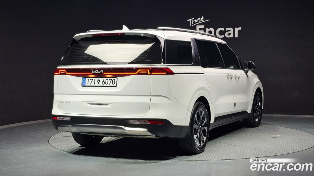 Kia Carnival 9-Seater Signature, 2023