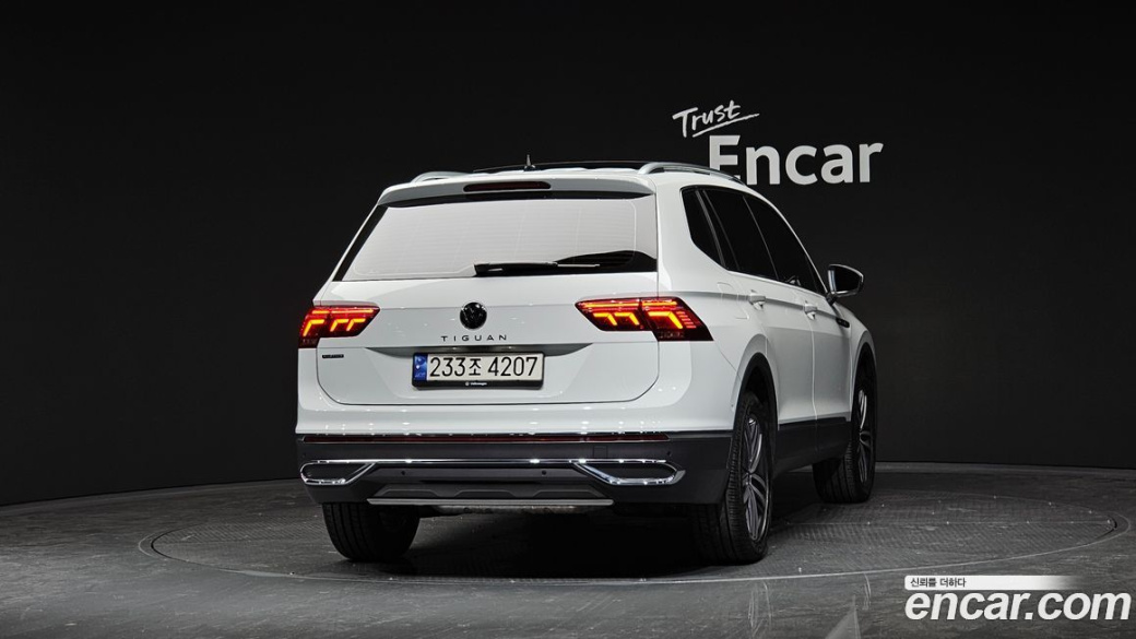 Volkswagen Tiguan 2.0 TSI Prestige, 2023