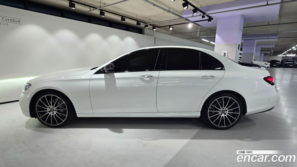 Mercedes-Benz E-Class E350 4MATIC AMG Line, 2023
