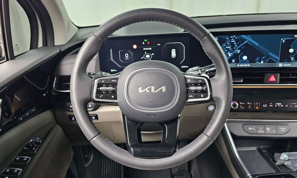 Kia Carnival 7-Seater Signature, 2025