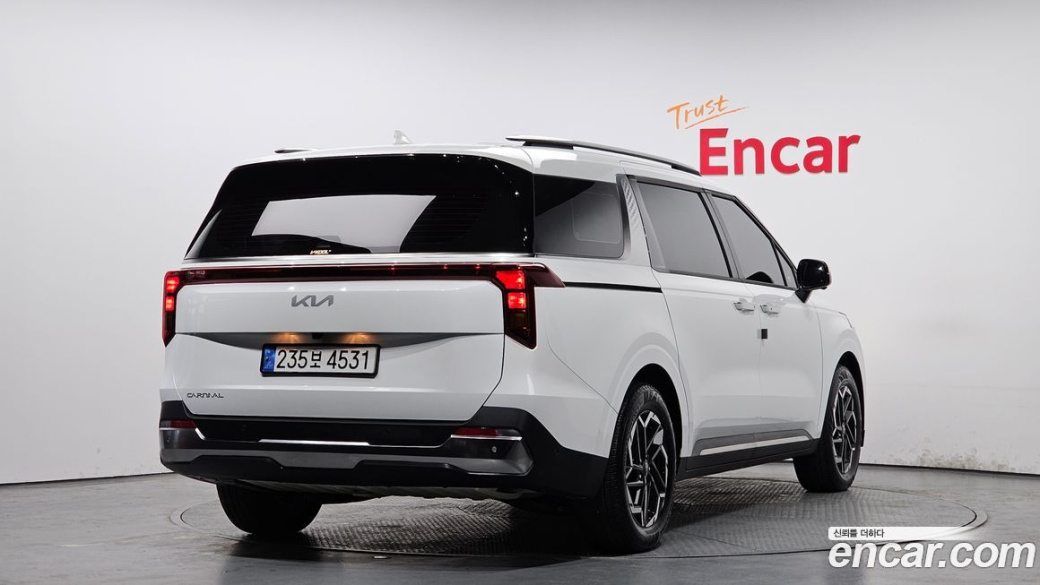 Kia Carnival 9-Seater Signature, 2025