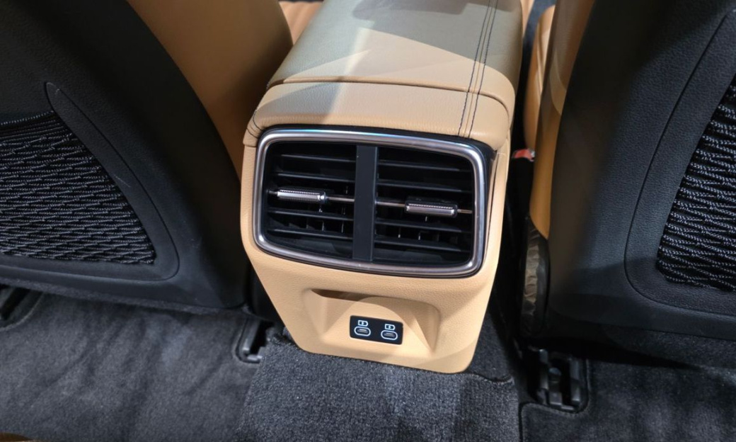 Genesis G70 Gasoline 2.5T 2WD, 2024