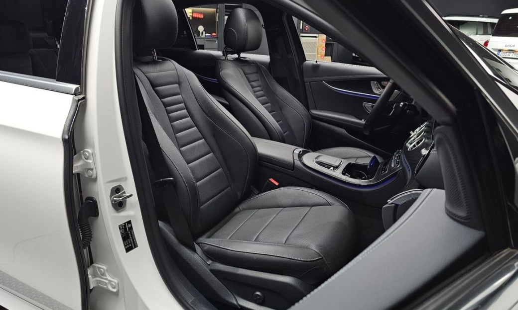 Mercedes-Benz E-Class E250 AMG Line, 2023