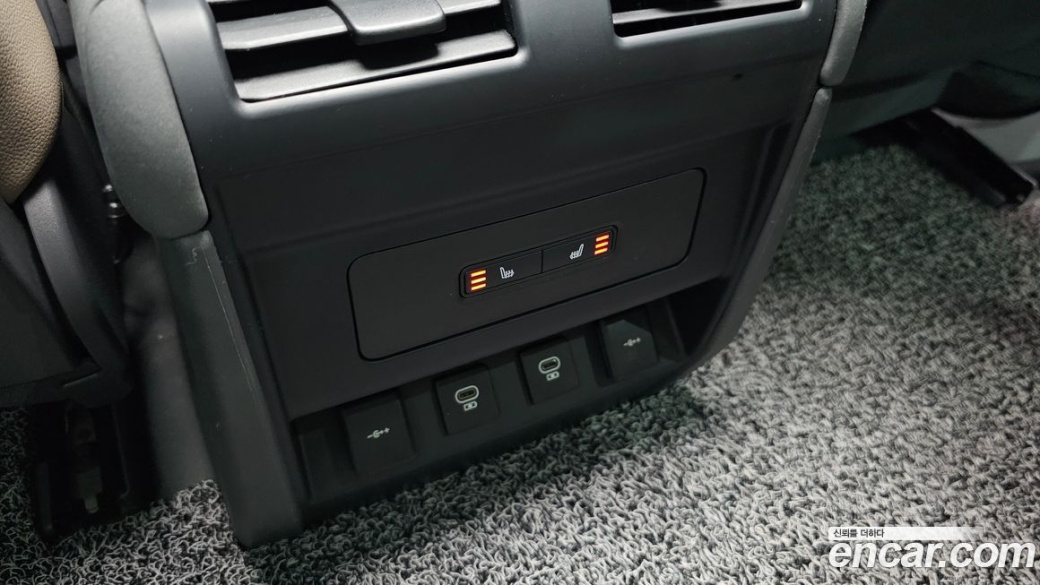 Land Rover Defender 90 D250 SE, 2022