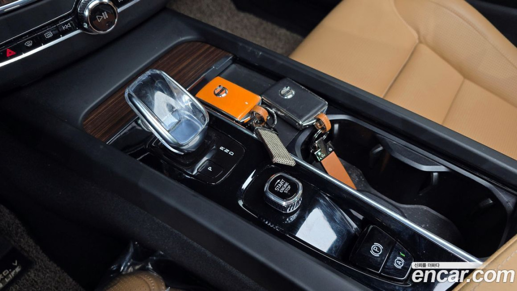 Volvo XC60 B5 Inscription, 2022