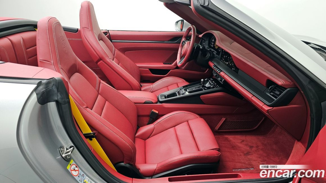 Porsche 911 Carrera 4 GTS Cabriolet, 2025