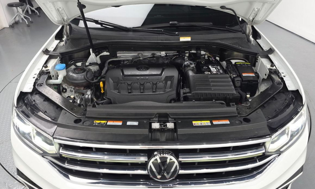 Volkswagen Tiguan 2.0 TSI Prestige, 2024