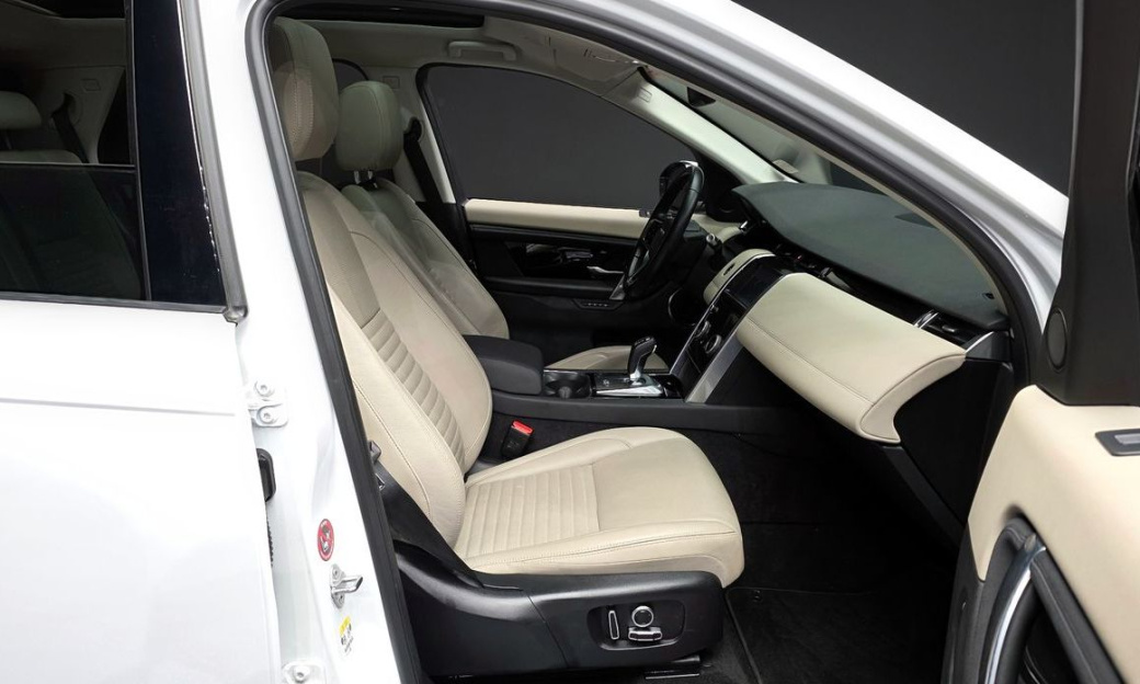 Land Rover Discovery Sport P250 SE, 2022