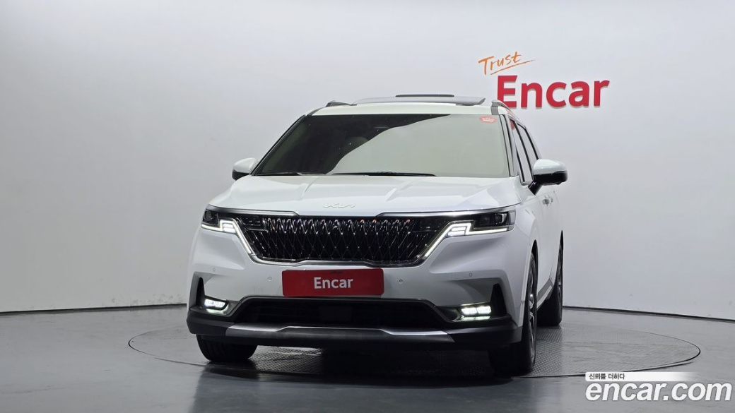 Kia Carnival 7-Seater Signature, 2023