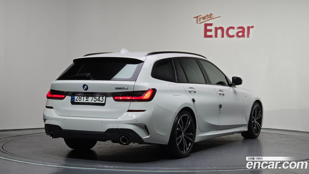 BMW 3-Series 320d Touring M Sport, 2022