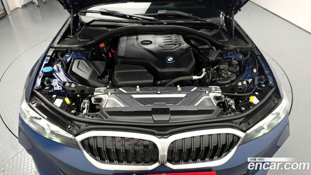 BMW 3-Series 320i, 2023