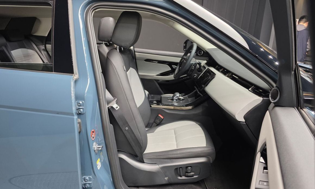 Land Rover Range Rover Evoque P250 Dynamic SE, 2024