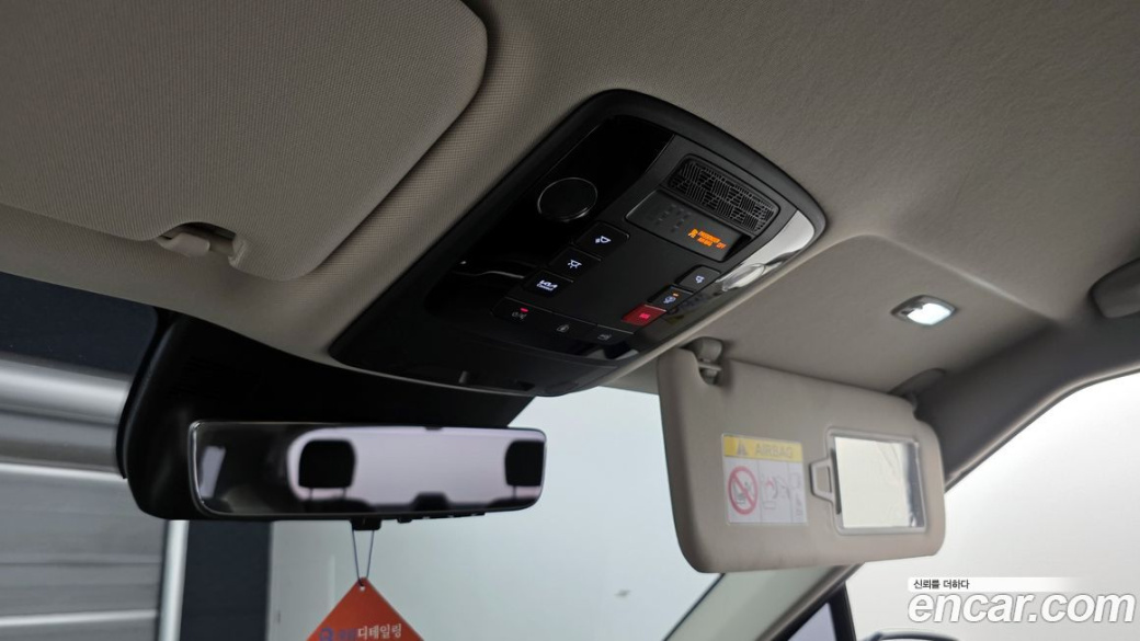 Kia Carnival 9-Seater Gravity, 2025