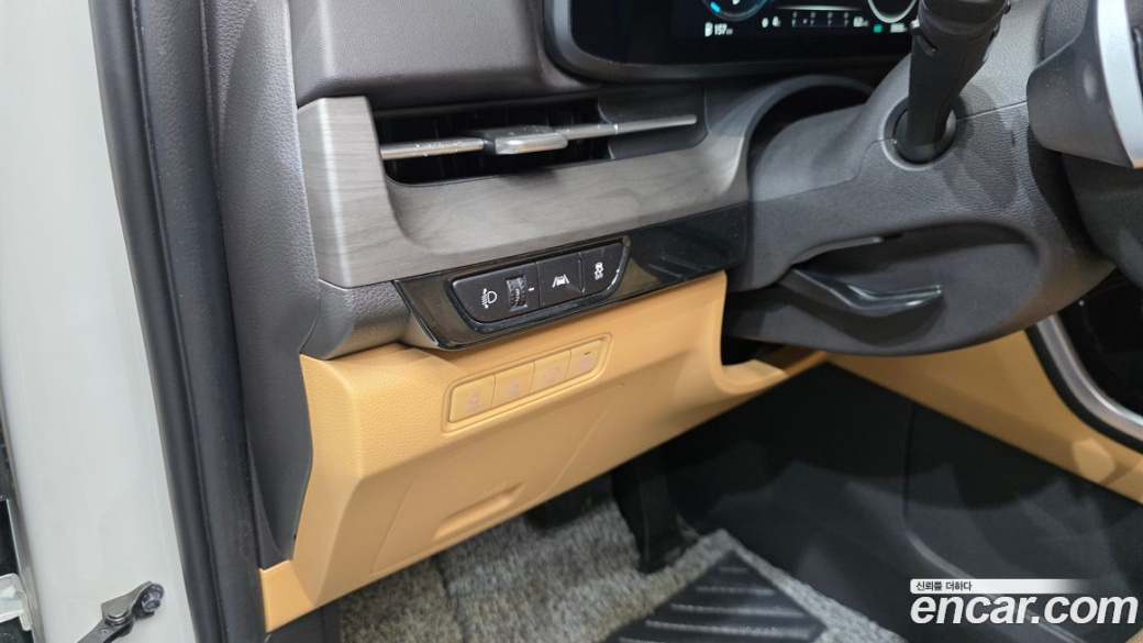 Kia Carnival 9-Seater Signature, 2023