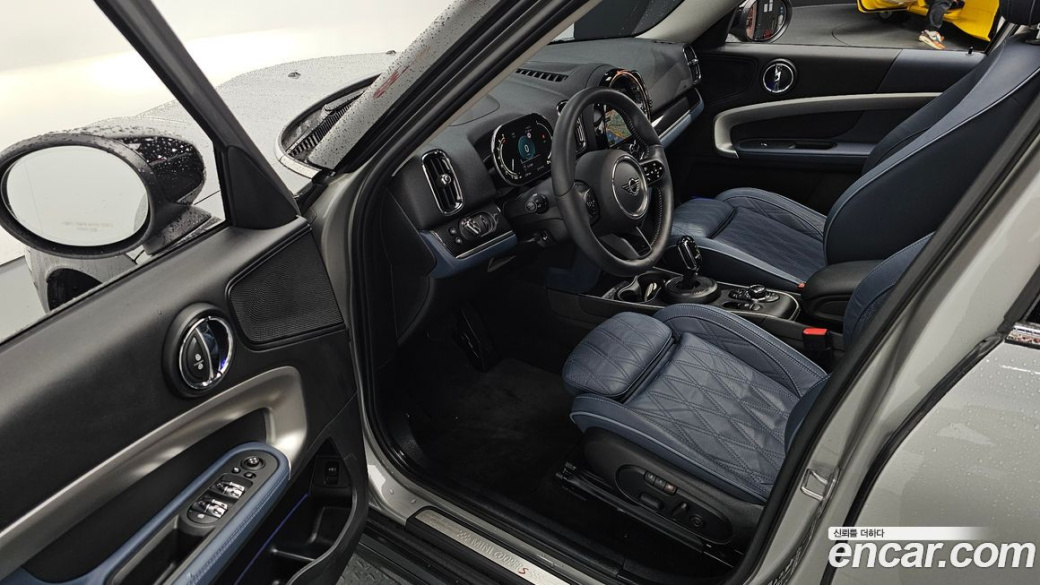 Mini Countryman ALL4 Classic Launch Pack, 2023
