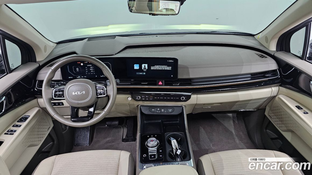 Kia Carnival 9-Seater Signature, 2024